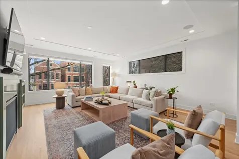 825 West Buckingham Place Chicago IL 60657