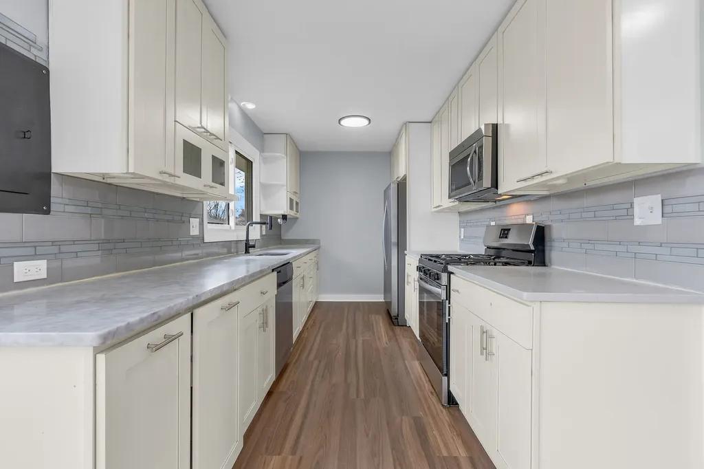1295 Foxcroft Drive Aurora IL 60506
