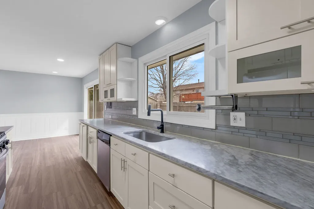 1295 Foxcroft Drive Aurora IL 60506