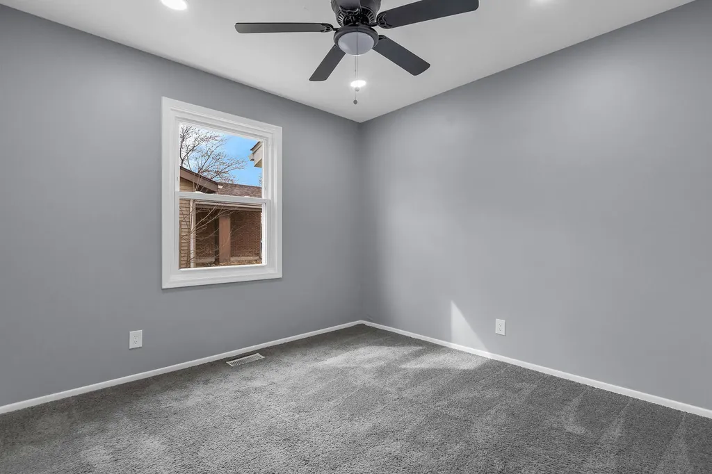 1295 Foxcroft Drive Aurora IL 60506