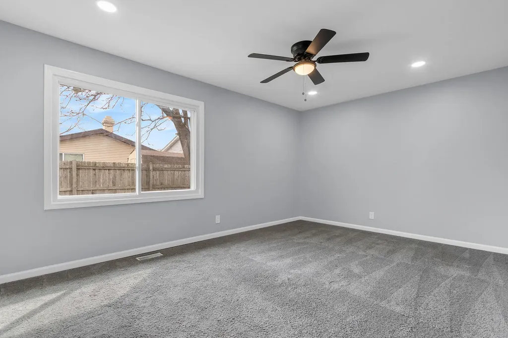 1295 Foxcroft Drive Aurora IL 60506