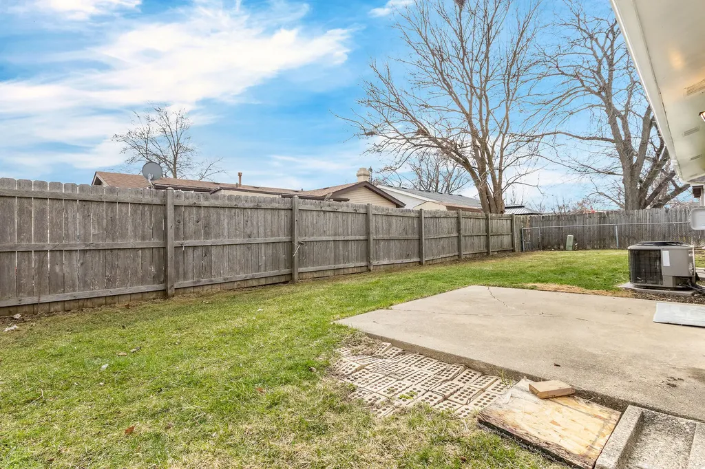 1295 Foxcroft Drive Aurora IL 60506