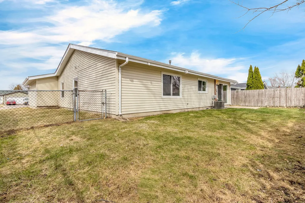 1295 Foxcroft Drive Aurora IL 60506