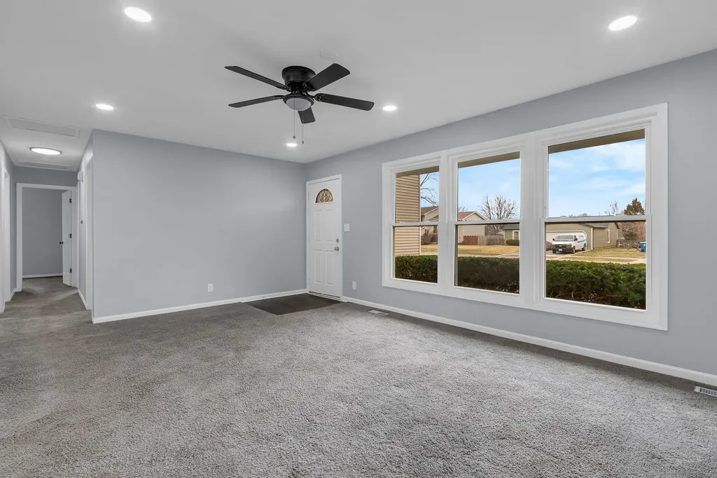 1295 Foxcroft Drive Aurora IL 60506