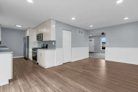 1295 Foxcroft Drive Aurora IL 60506