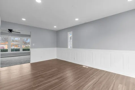 1295 Foxcroft Drive Aurora IL 60506