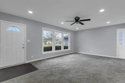 1295 Foxcroft Drive Aurora IL 60506