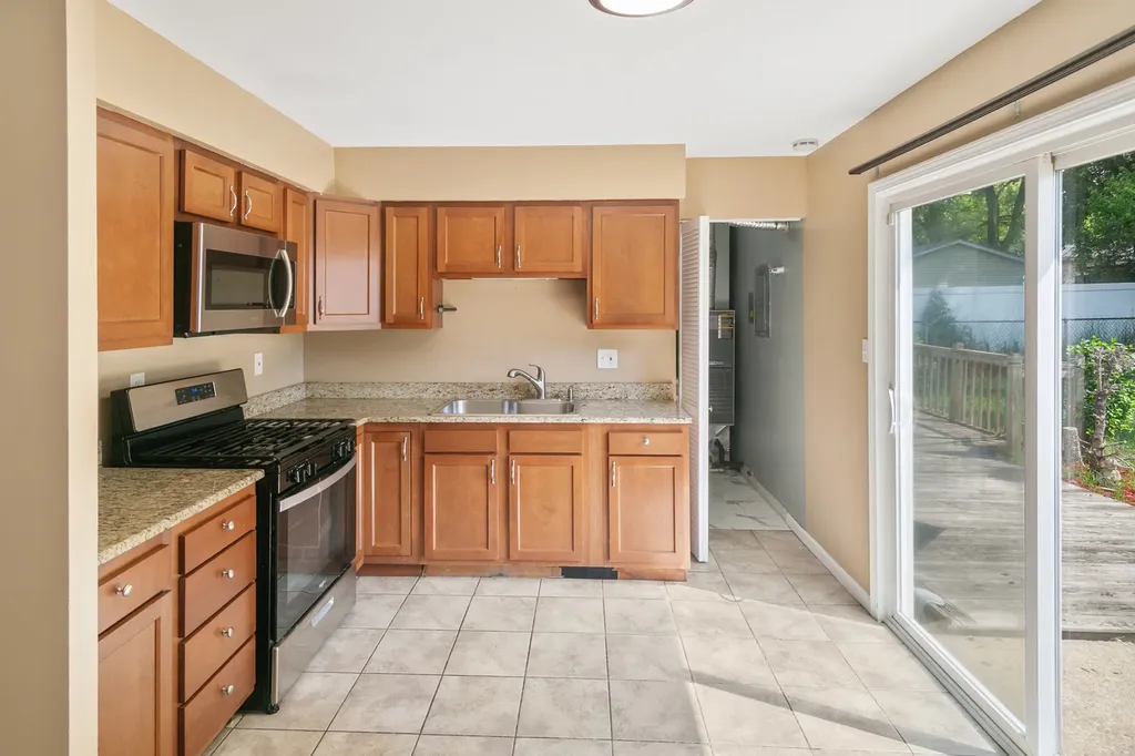 164 Galewood Drive Bolingbrook IL 60440