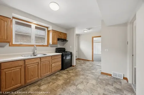 10142 South California Avenue Evergreen Park IL 60805
