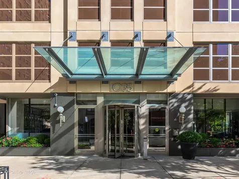1035 North Dearborn Street Chicago IL 60610