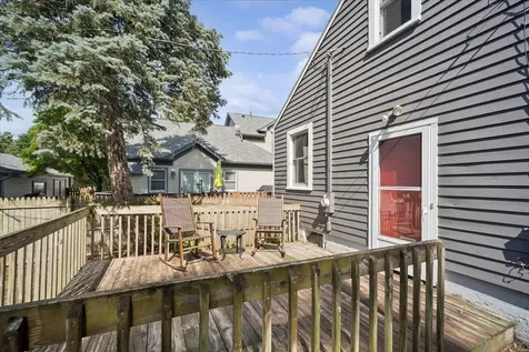 206 North Street East Dundee IL 60118