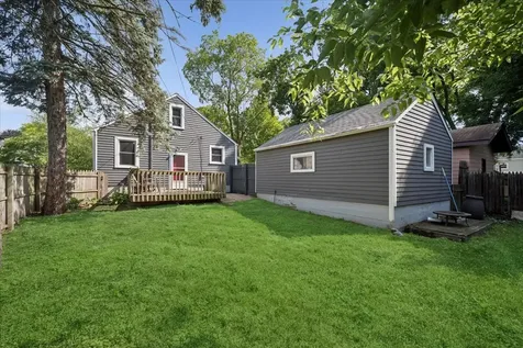 206 North Street East Dundee IL 60118