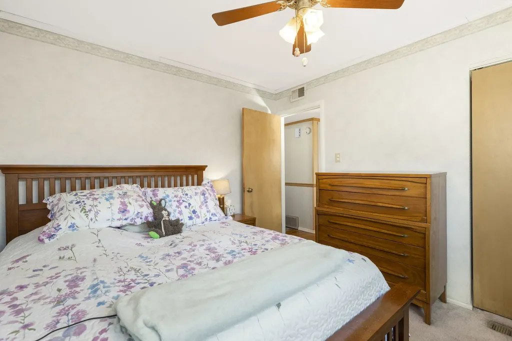 8400 South Knox Avenue Chicago IL 60652
