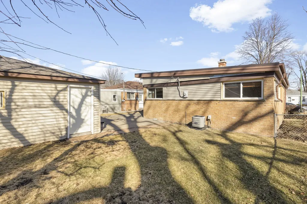 8400 South Knox Avenue Chicago IL 60652