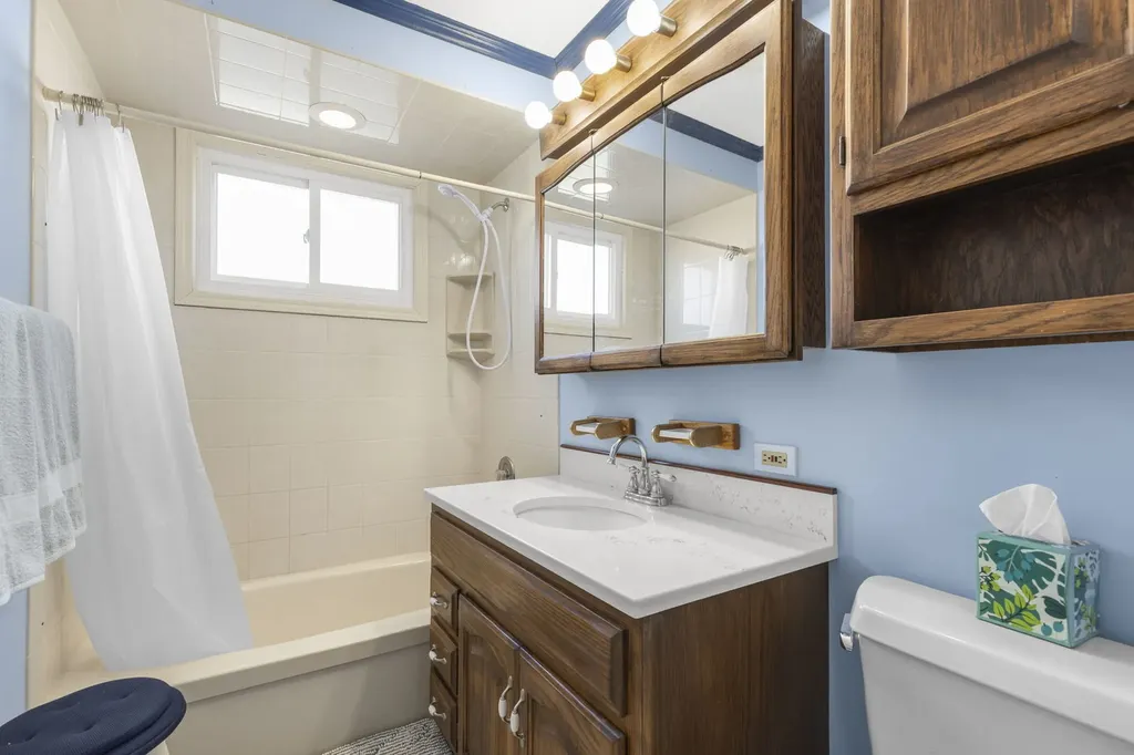 8400 South Knox Avenue Chicago IL 60652