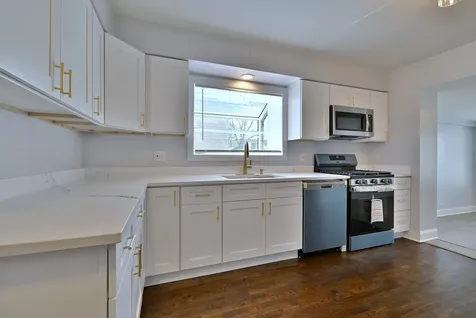 7142 North Keating Avenue Lincolnwood IL 60712
