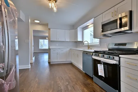 7142 North Keating Avenue Lincolnwood IL 60712