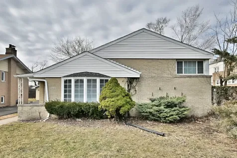 7142 North Keating Avenue Lincolnwood IL 60712