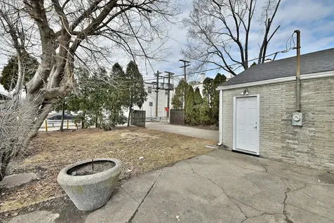 7142 North Keating Avenue Lincolnwood IL 60712