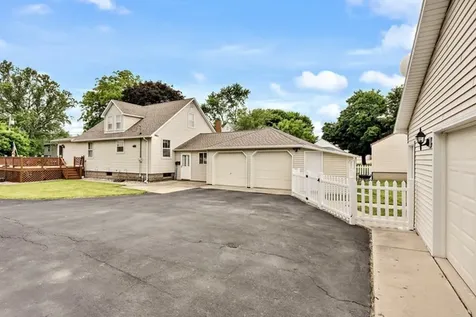 203 East Lake Street Ashkum IL 60911