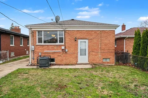 445 Luella Avenue Calumet City IL 60409
