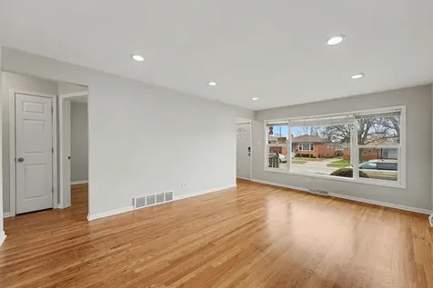 445 Luella Avenue Calumet City IL 60409