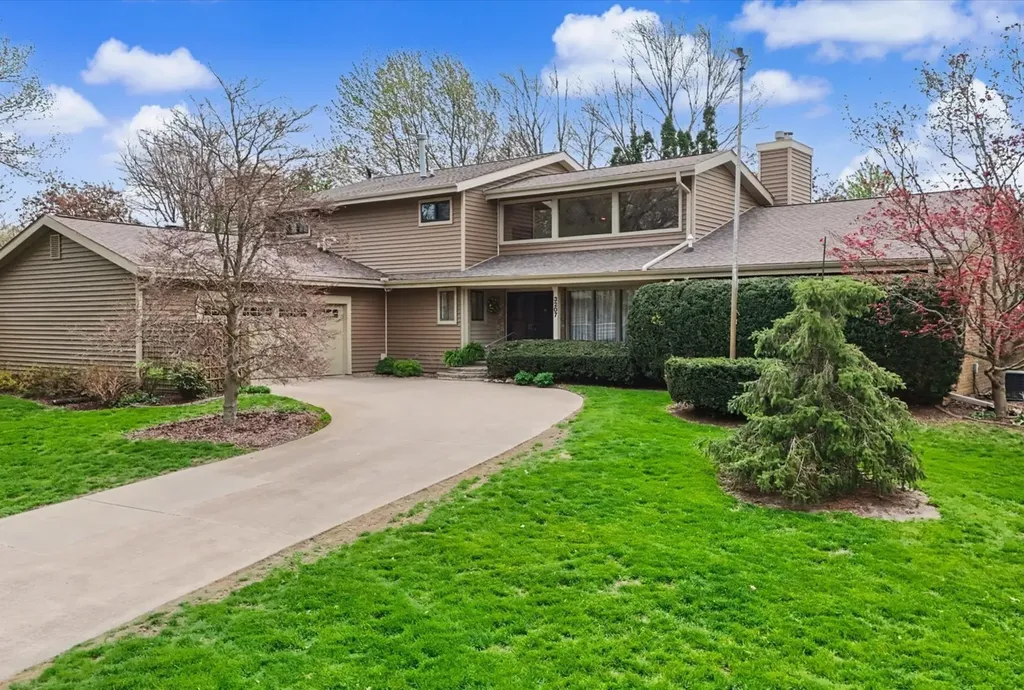 3207 Douglas Woods Drive Urbana IL 61802