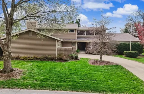 3207 Douglas Woods Drive Urbana IL 61802