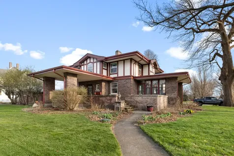 205 East Lincoln Avenue Watseka IL 60970
