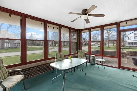 205 East Lincoln Avenue Watseka IL 60970