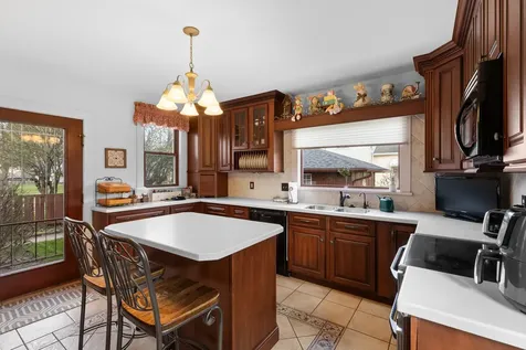 205 East Lincoln Avenue Watseka IL 60970