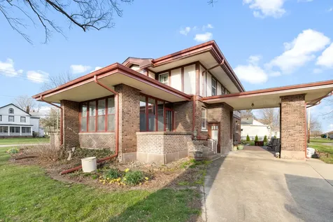 205 East Lincoln Avenue Watseka IL 60970