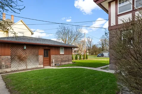 205 East Lincoln Avenue Watseka IL 60970