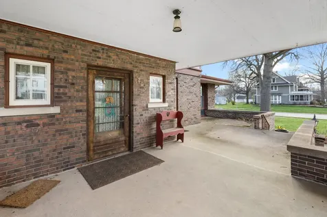 205 East Lincoln Avenue Watseka IL 60970