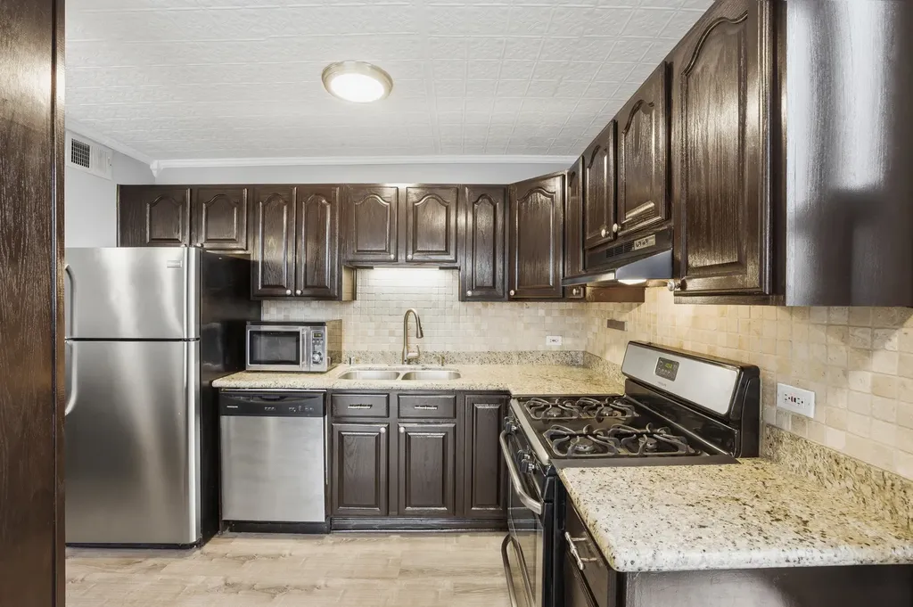 2605 South Indiana Avenue Chicago IL 60616