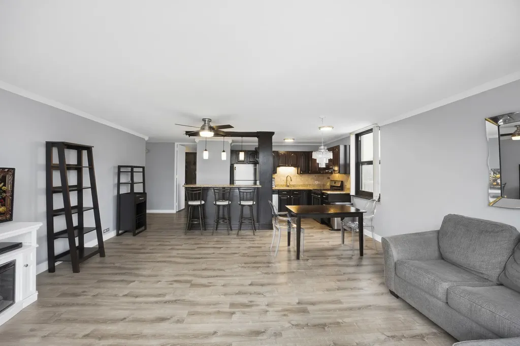 2605 South Indiana Avenue Chicago IL 60616