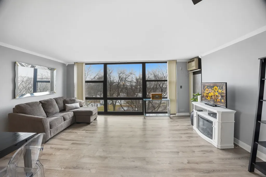 2605 South Indiana Avenue Chicago IL 60616