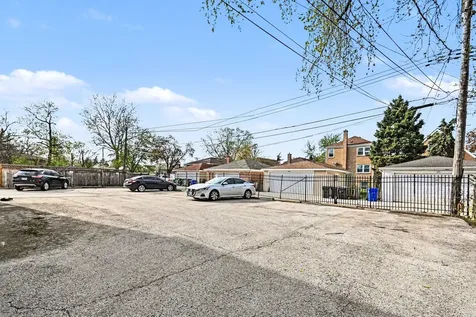 7228 39TH Street Lyons IL 60534