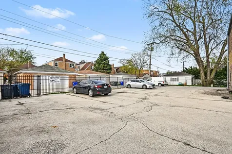 7228 39TH Street Lyons IL 60534