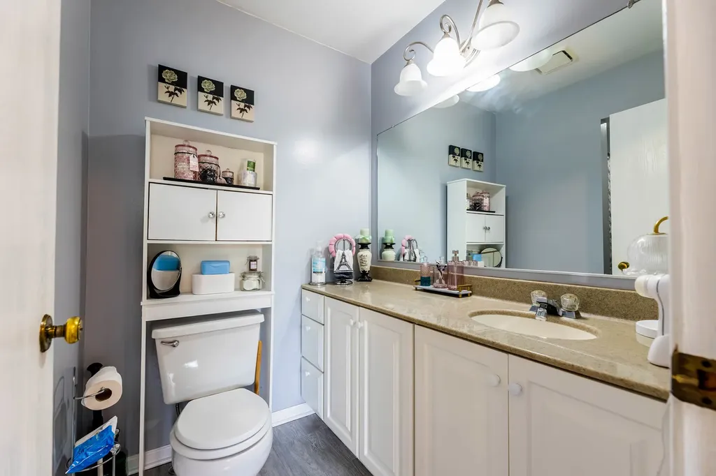 970 Camden Lane Aurora IL 60504