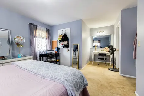 970 Camden Lane Aurora IL 60504