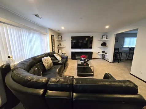 22709 Jamie Court Richton Park IL 60471