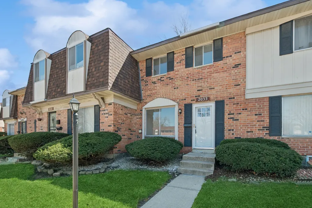 2033 Lioncrest Drive Richton Park IL 60471