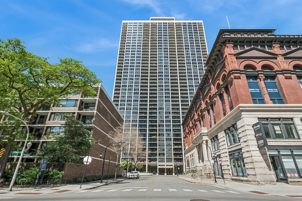 1560 North Sandburg Terrace Chicago IL 60610