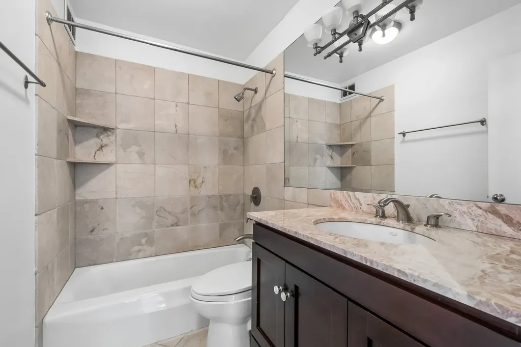 1560 North Sandburg Terrace Chicago IL 60610