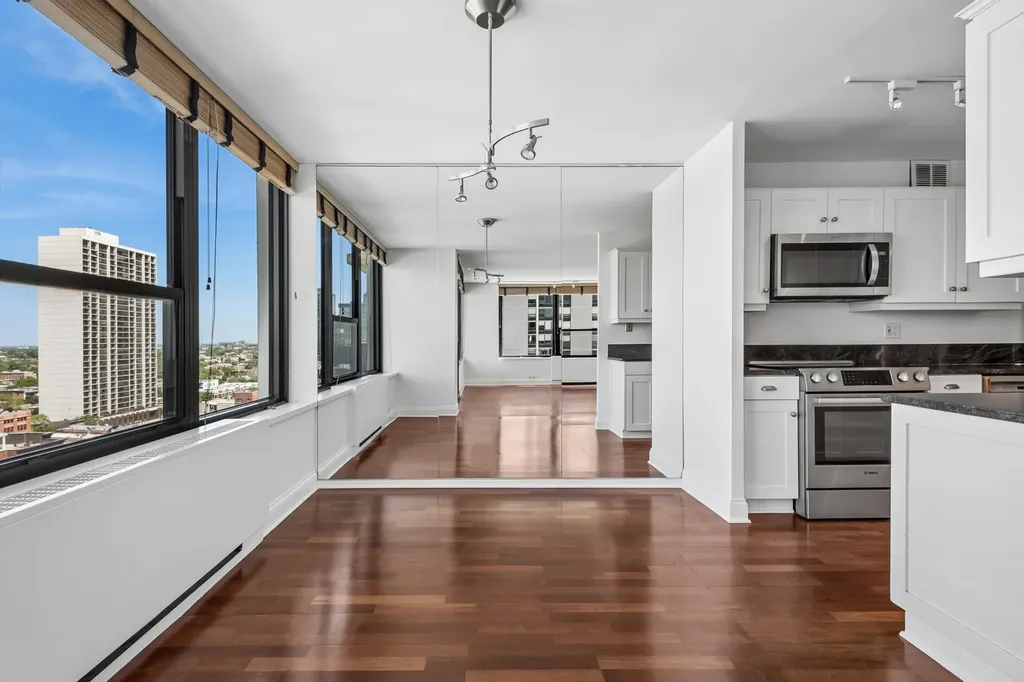1560 North Sandburg Terrace Chicago IL 60610