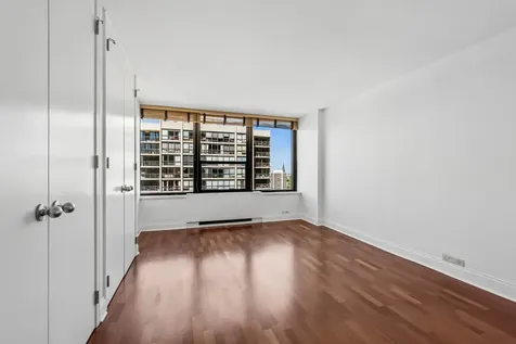 1560 North Sandburg Terrace Chicago IL 60610