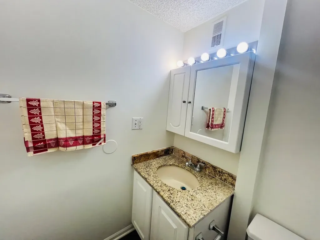 1750 North Marywood Avenue Aurora IL 60505