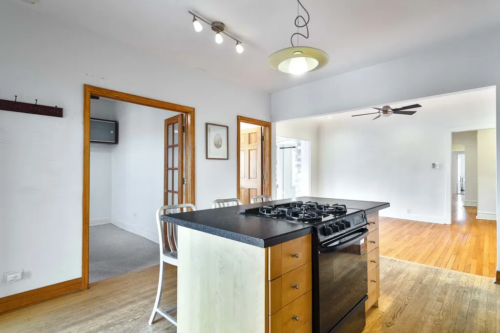 1218 West Albion Avenue Chicago IL 60626