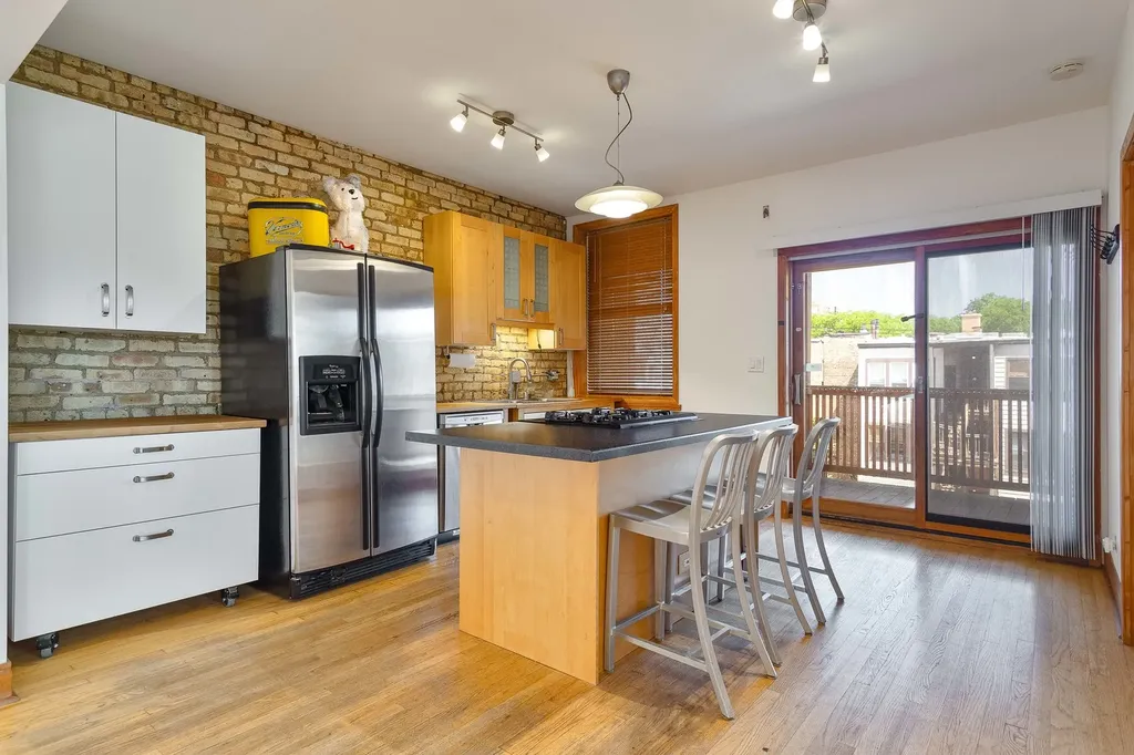 1218 West Albion Avenue Chicago IL 60626